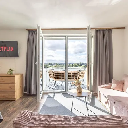 Wunderschoene Direkt Am Rhein アパート ノイヴィート