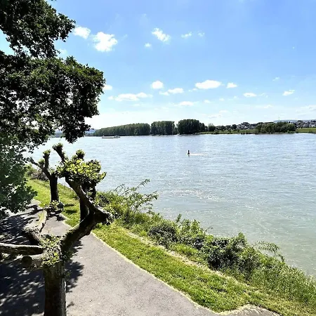 Wunderschoene Direkt Am Rhein アパート *